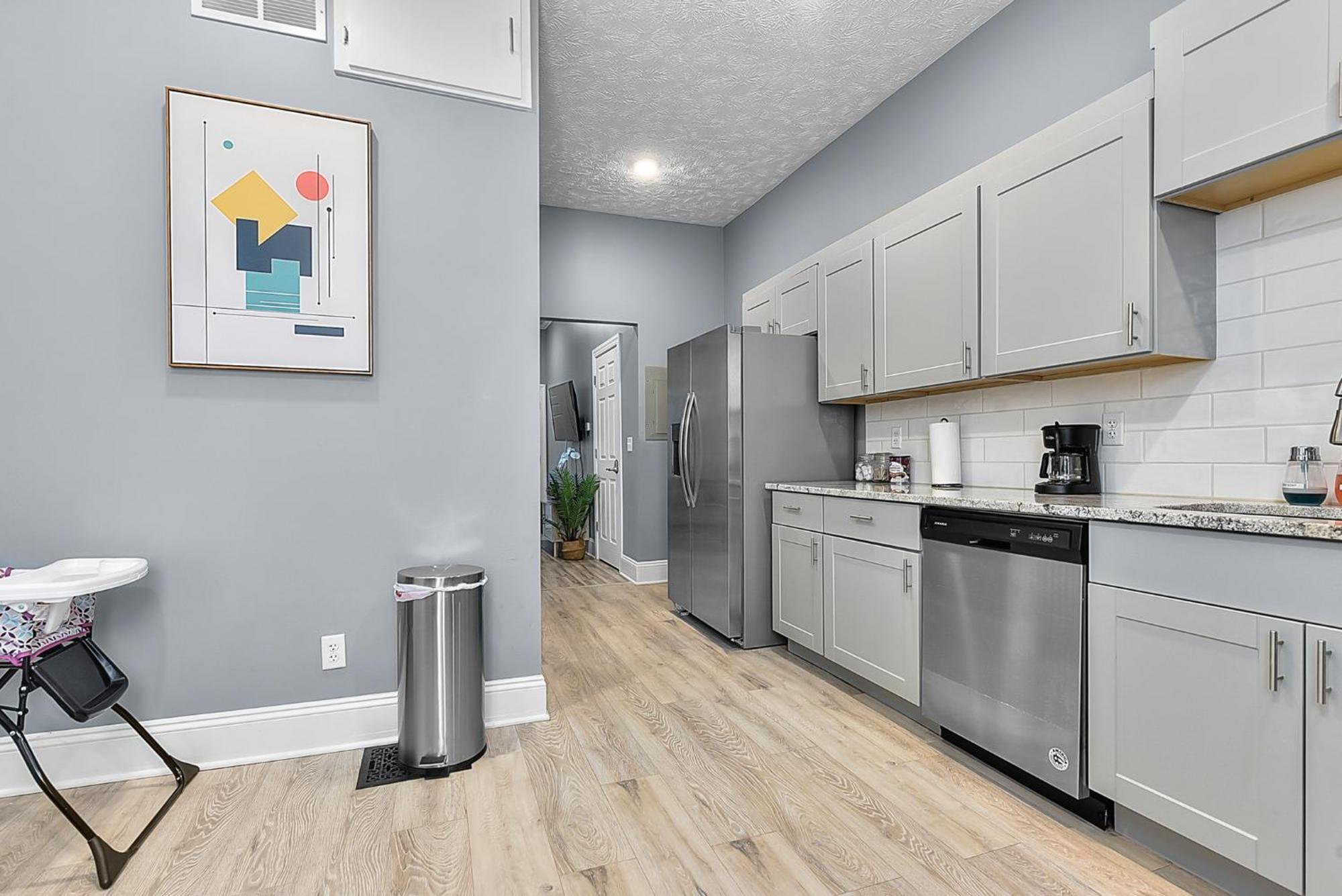 Modern Midtown 1B Apartment King Bed And Smart Tvs Omaha Eksteriør billede